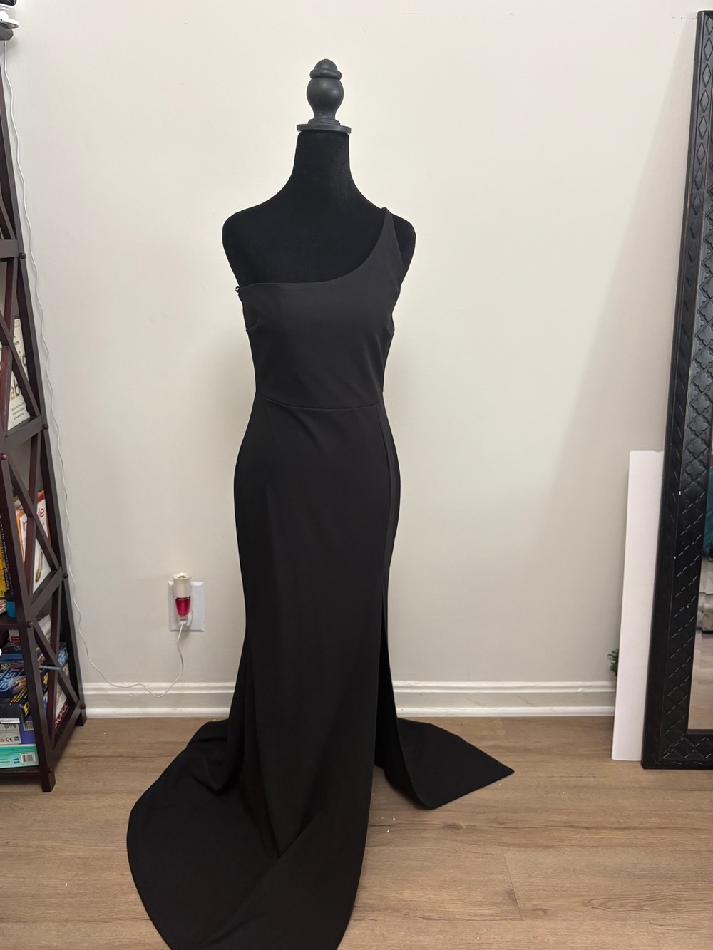 Windsor Black One-Shoulder Evening Gown